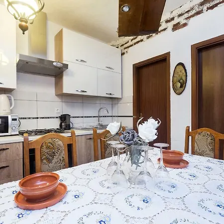 Apartament Mare *